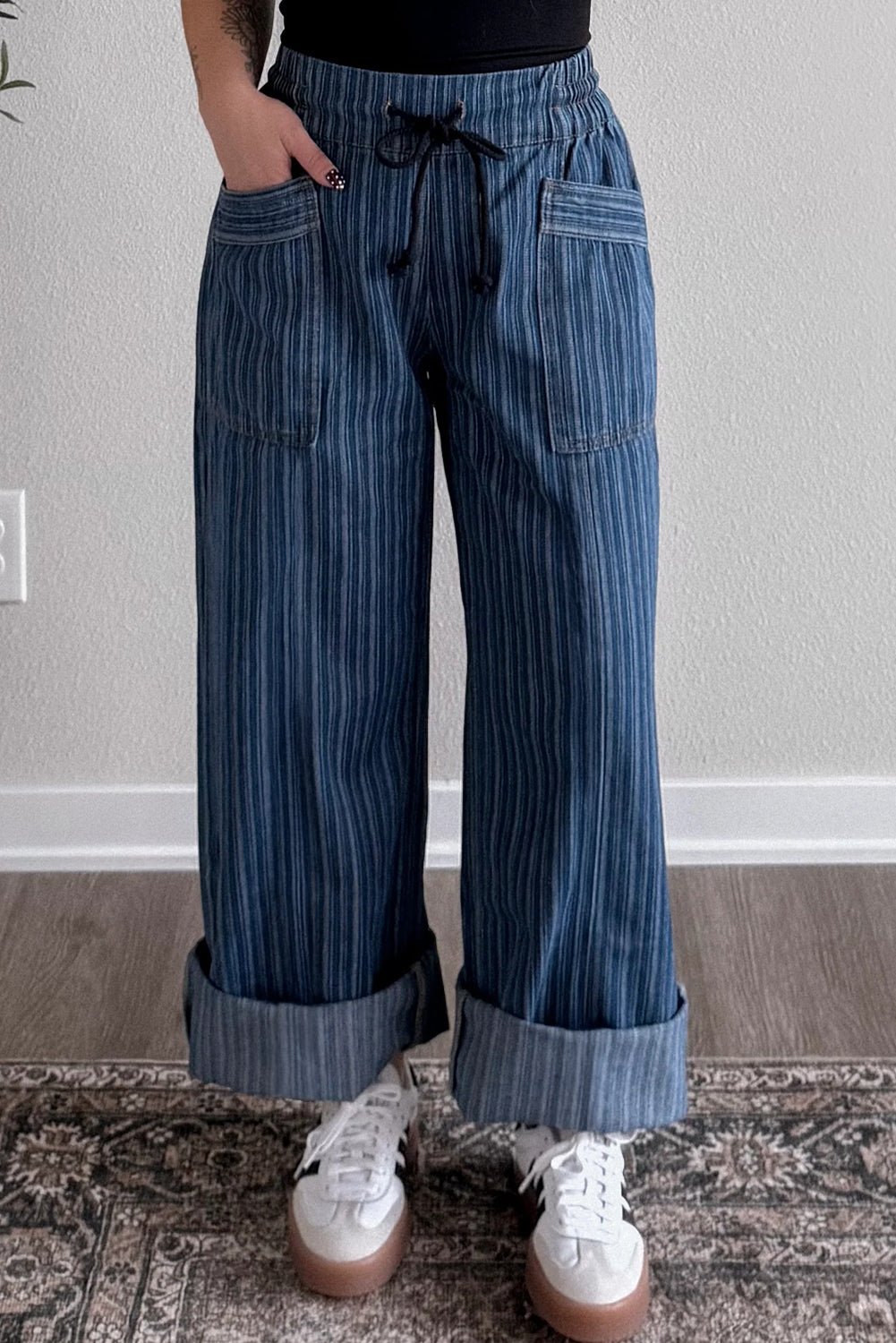 Blue Stripe Contrasted Drawstring Pocketed Loose Jeans - Crowned Energy CO.