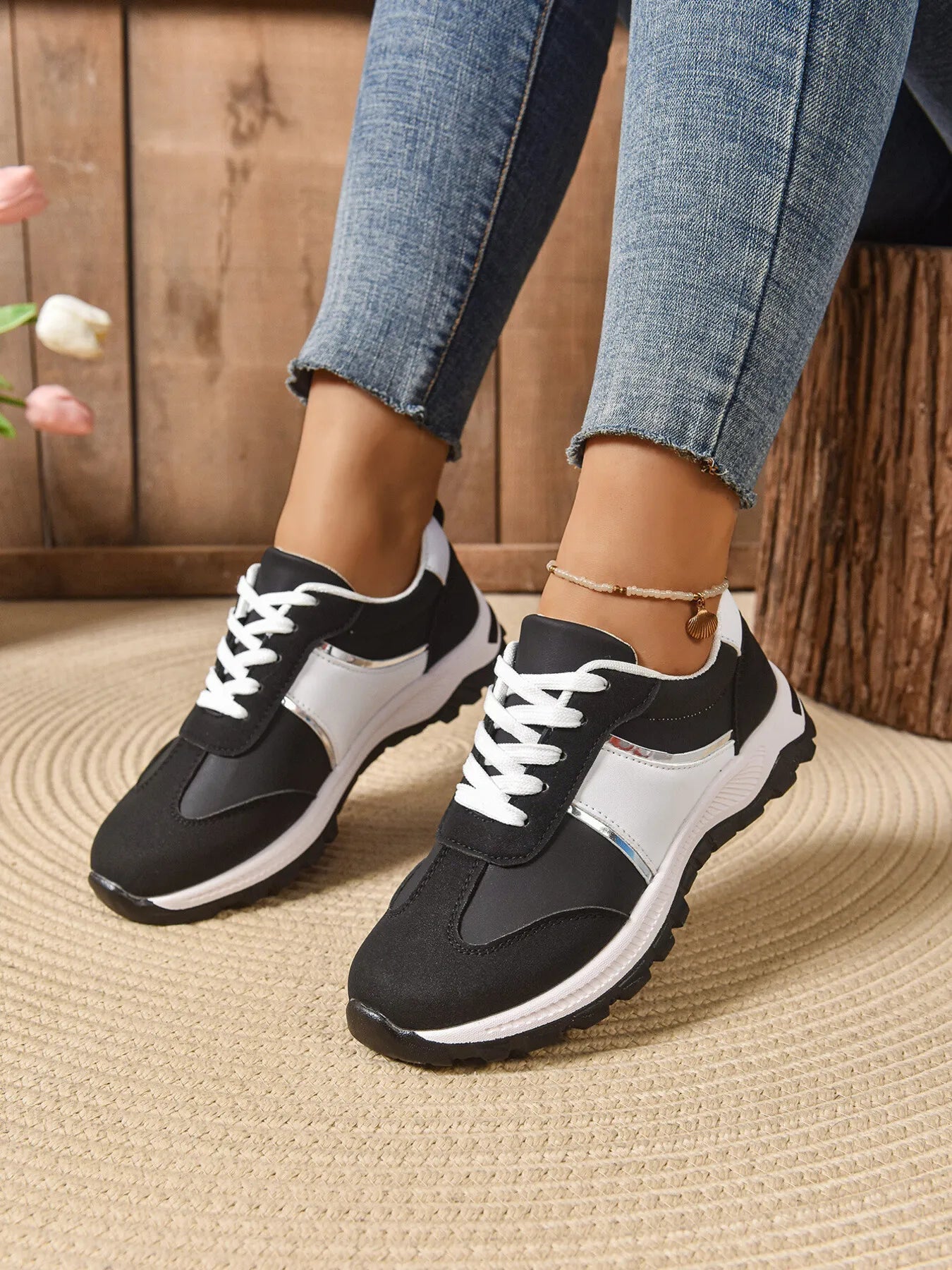 Crowned Energy CO. Black / 36 Trendsi sneakers Contrast Lace Up Sneakers