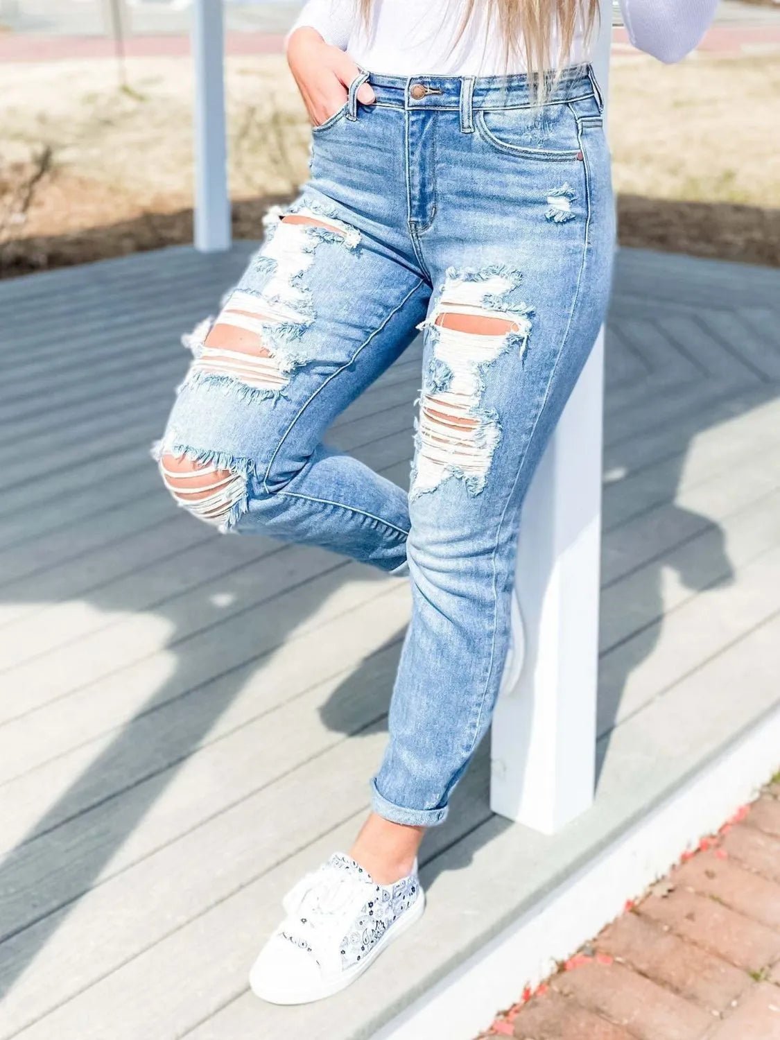 Crowned Energy CO. Light / S Trendsi Bottoms/Jeans Distressed Skinny Jeans