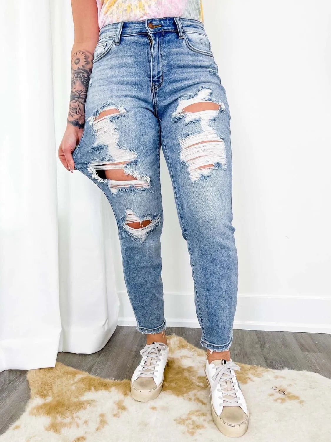 Crowned Energy CO. Light / S Trendsi Bottoms/Jeans Distressed Skinny Jeans