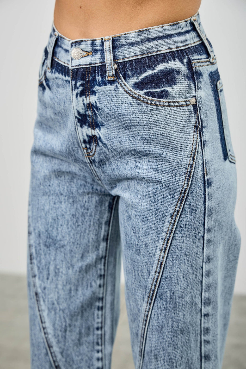 High Rise Relaxed Straight With Seam Detail - Crowned Energy CO.