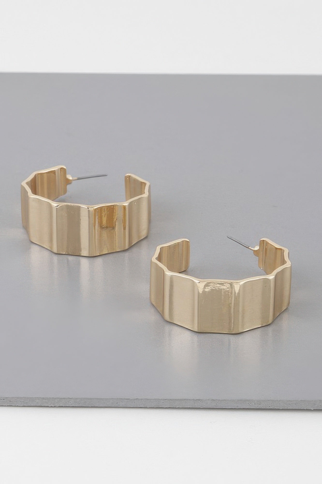 Metal Ribbed Hoop Earrings - Crowned Energy CO.