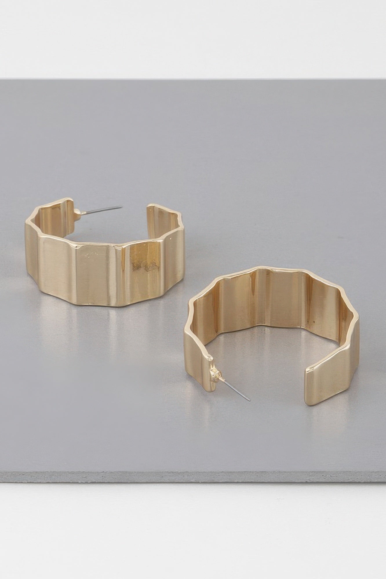 Metal Ribbed Hoop Earrings - Crowned Energy CO.