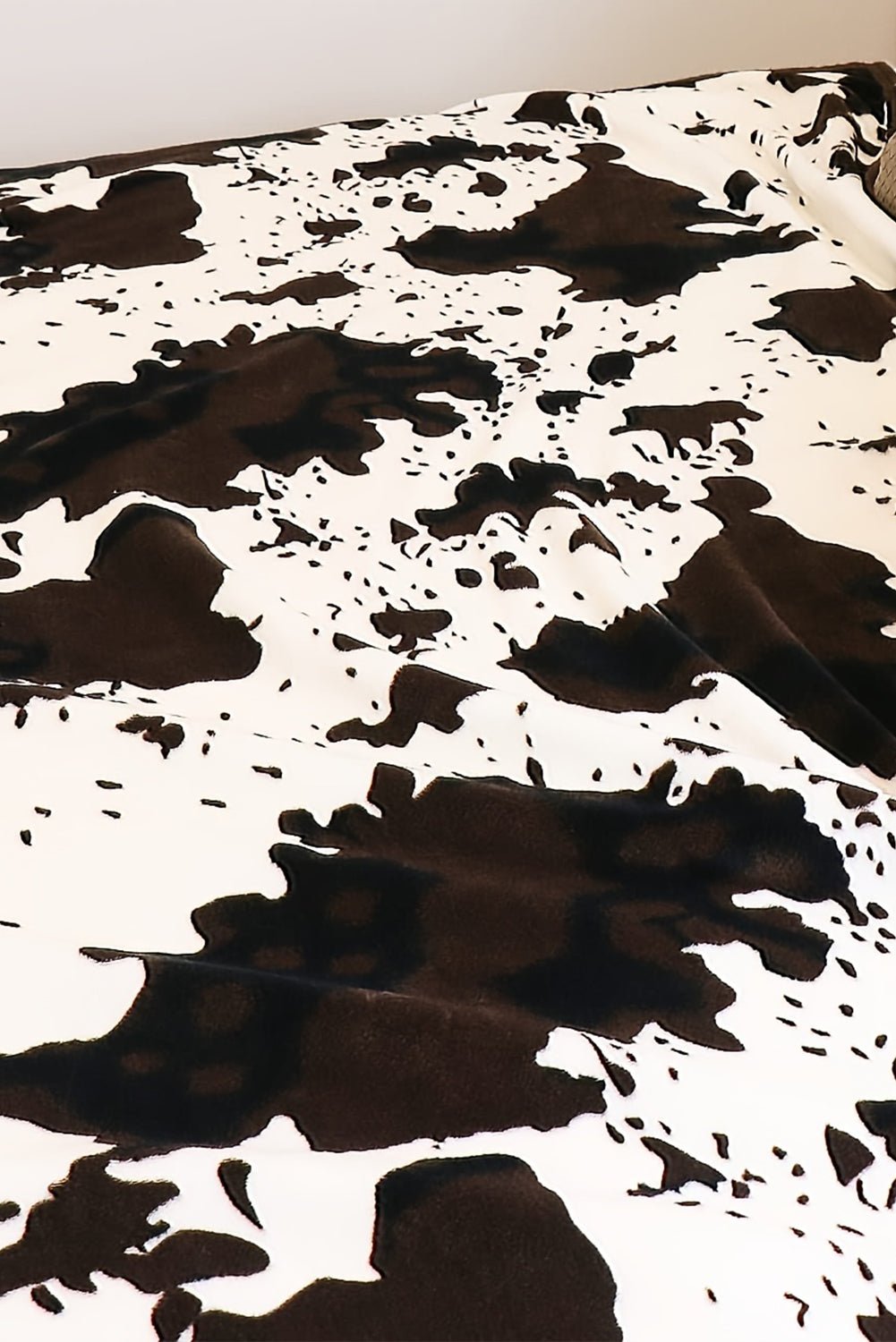 Multicolour Cow Spots Plush Blanket - Crowned Energy CO.