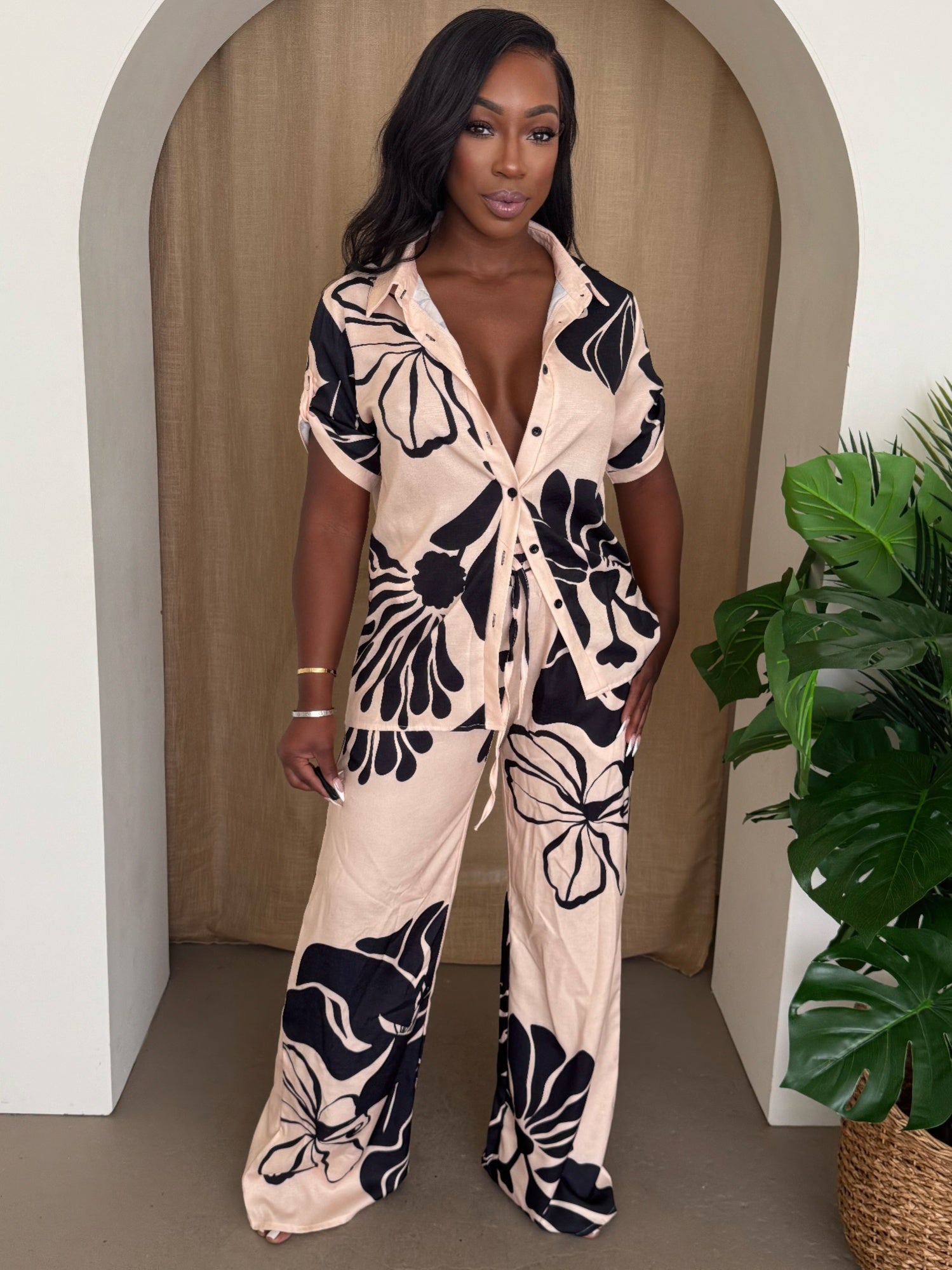 Crowned Energy CO. S ENDLESS MOON OUTFIT SET Noir Bloom Pants Set