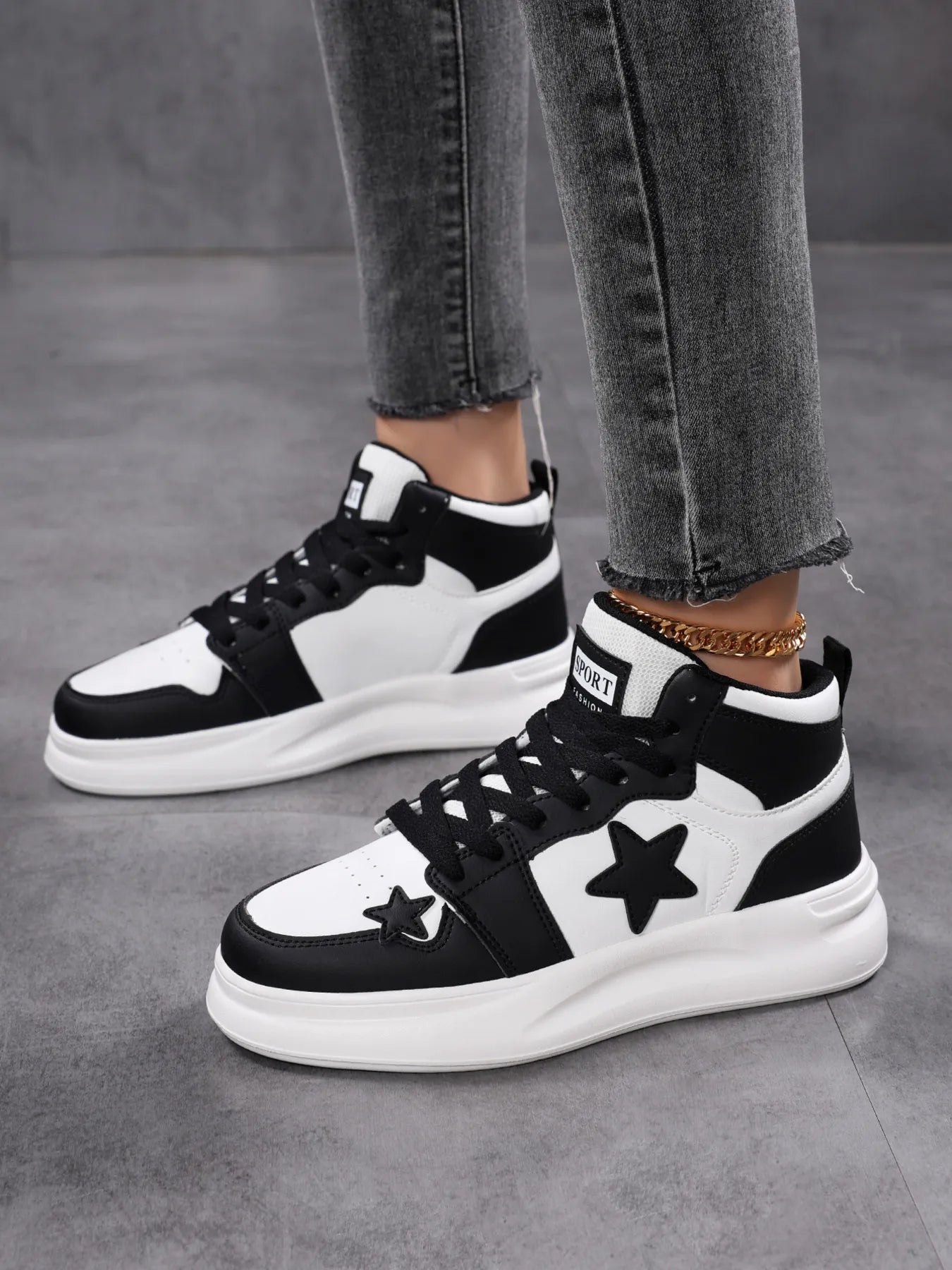 Crowned Energy CO. White / 36 Trendsi sneakers Star Pattern Lace Up Sneakers