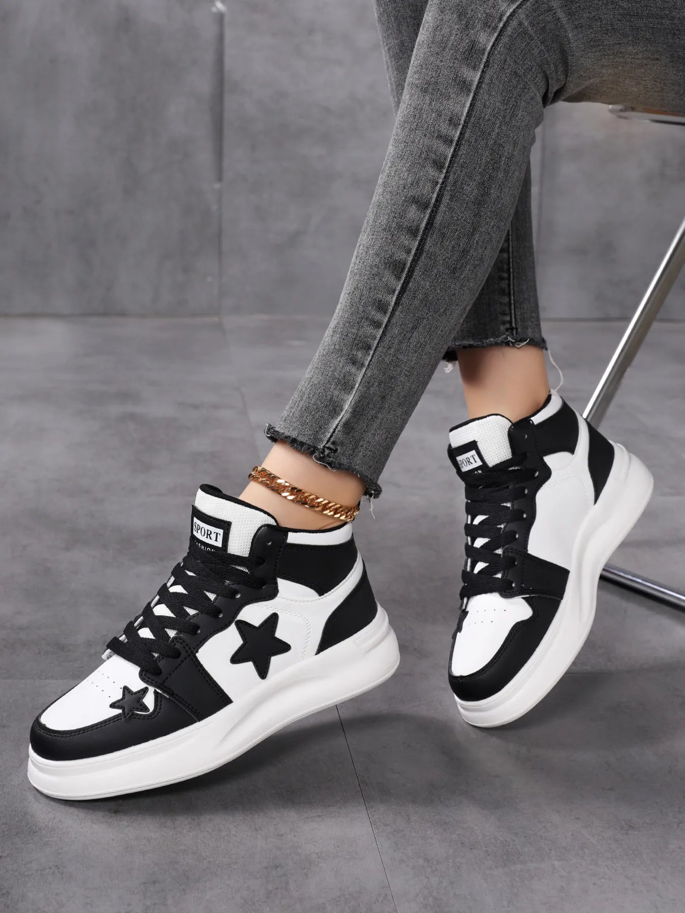 Crowned Energy CO. White / 36 Trendsi sneakers Star Pattern Lace Up Sneakers